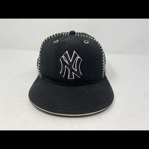 New York Yankees New Era stitched fitted hat cap size 7 1/4 kid 2000’s